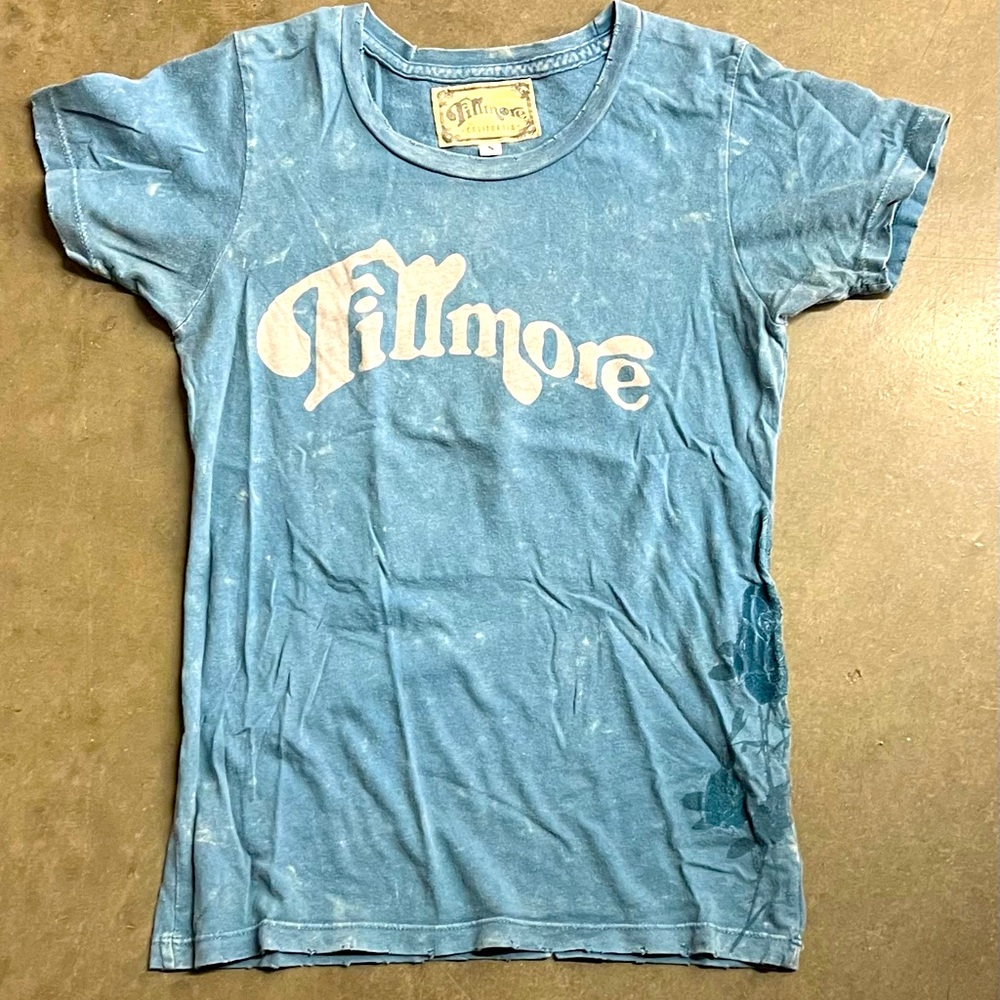 Women's Short Sleeve Tee in Faded Blue